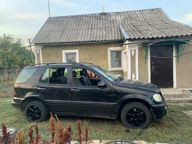 Черный Мерседес МЛ, объемом двигателя 0 л и пробегом 363 тыс. км за 1600 $, фото 5 на Automoto.ua