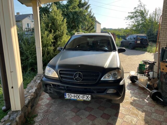 Чорний Мерседес МЛ, об'ємом двигуна 2.7 л та пробігом 400 тис. км за 3989 $, фото 2 на Automoto.ua