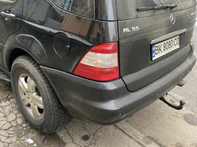 Черный Мерседес МЛ, объемом двигателя 5 л и пробегом 295 тыс. км за 8500 $, фото 3 на Automoto.ua