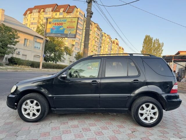 Черный Мерседес МЛ, объемом двигателя 2.7 л и пробегом 300 тыс. км за 4150 $, фото 9 на Automoto.ua