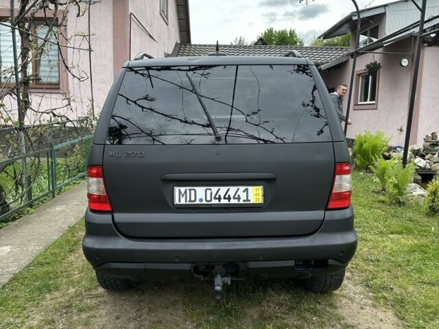Чорний Мерседес МЛ, об'ємом двигуна 0 л та пробігом 280 тис. км за 3900 $, фото 3 на Automoto.ua