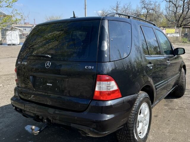 Чорний Мерседес МЛ, об'ємом двигуна 0 л та пробігом 320 тис. км за 4000 $, фото 7 на Automoto.ua
