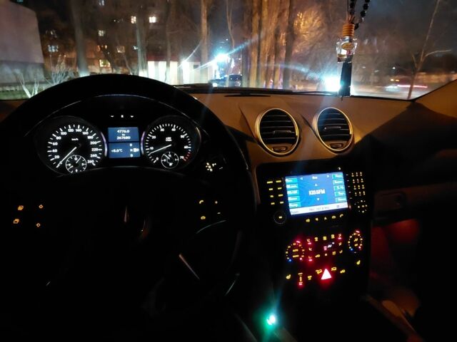 Черный Мерседес МЛ, объемом двигателя 5 л и пробегом 270 тыс. км за 10200 $, фото 18 на Automoto.ua