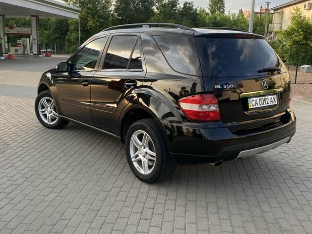 Чорний Мерседес МЛ, об'ємом двигуна 0 л та пробігом 230 тис. км за 12500 $, фото 6 на Automoto.ua