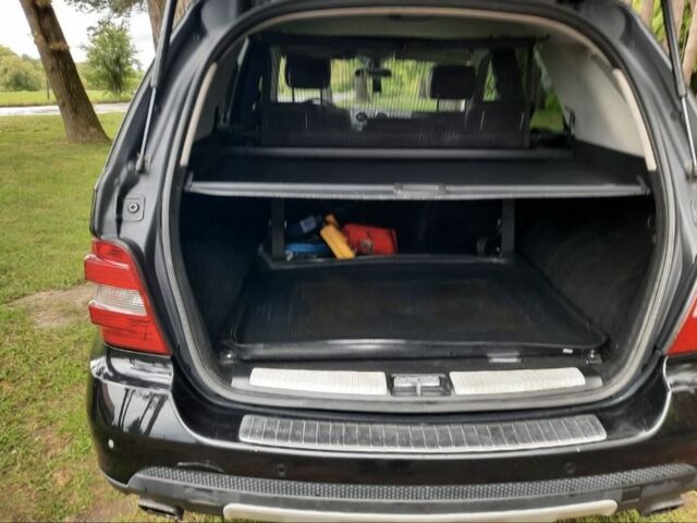 Чорний Мерседес МЛ, об'ємом двигуна 3 л та пробігом 478 тис. км за 10500 $, фото 9 на Automoto.ua