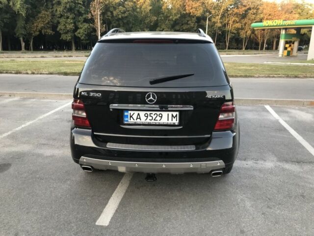 Чорний Мерседес МЛ, об'ємом двигуна 3.5 л та пробігом 276 тис. км за 10700 $, фото 22 на Automoto.ua