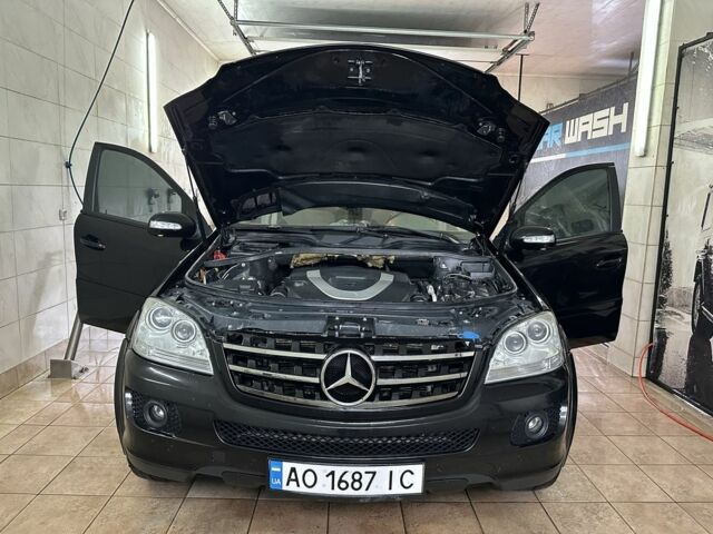 Чорний Мерседес МЛ, об'ємом двигуна 3.5 л та пробігом 300 тис. км за 9500 $, фото 18 на Automoto.ua