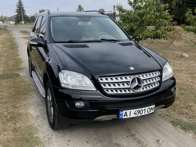 Чорний Мерседес МЛ, об'ємом двигуна 3 л та пробігом 131 тис. км за 12300 $, фото 2 на Automoto.ua