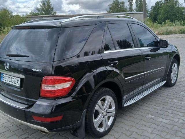 Чорний Мерседес МЛ, об'ємом двигуна 3.5 л та пробігом 138 тис. км за 17000 $, фото 6 на Automoto.ua