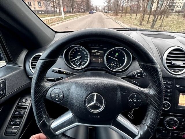 Черный Мерседес МЛ, объемом двигателя 3 л и пробегом 330 тыс. км за 17000 $, фото 22 на Automoto.ua