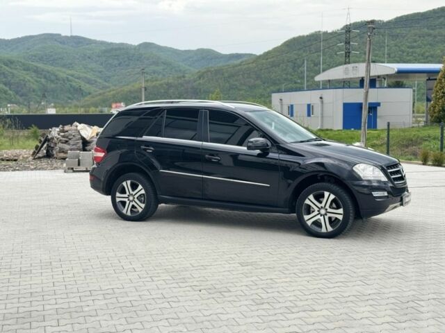 Черный Мерседес МЛ, объемом двигателя 3 л и пробегом 260 тыс. км за 14800 $, фото 3 на Automoto.ua