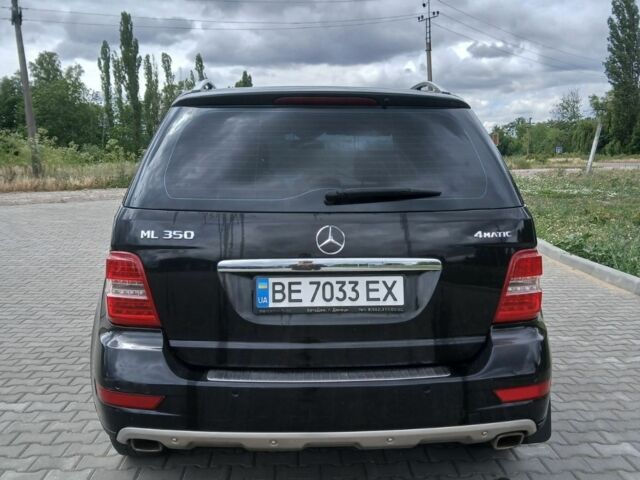 Чорний Мерседес МЛ, об'ємом двигуна 3.5 л та пробігом 138 тис. км за 17000 $, фото 3 на Automoto.ua