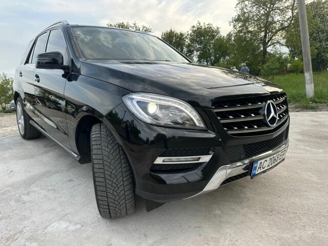 Черный Мерседес МЛ, объемом двигателя 3 л и пробегом 299 тыс. км за 19200 $, фото 5 на Automoto.ua