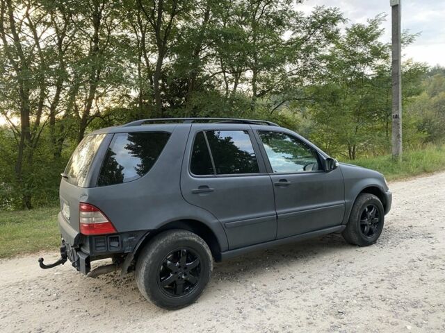 Мерседес МЛ, объемом двигателя 2.7 л и пробегом 311 тыс. км за 3400 $, фото 4 на Automoto.ua