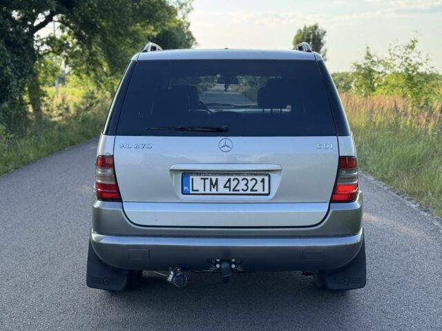 Серый Мерседес МЛ, объемом двигателя 2.7 л и пробегом 379 тыс. км за 3900 $, фото 5 на Automoto.ua