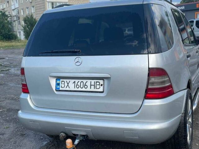 Серый Мерседес МЛ, объемом двигателя 2.7 л и пробегом 439 тыс. км за 4900 $, фото 8 на Automoto.ua