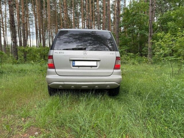 Сірий Мерседес МЛ, об'ємом двигуна 2.7 л та пробігом 400 тис. км за 4000 $, фото 2 на Automoto.ua