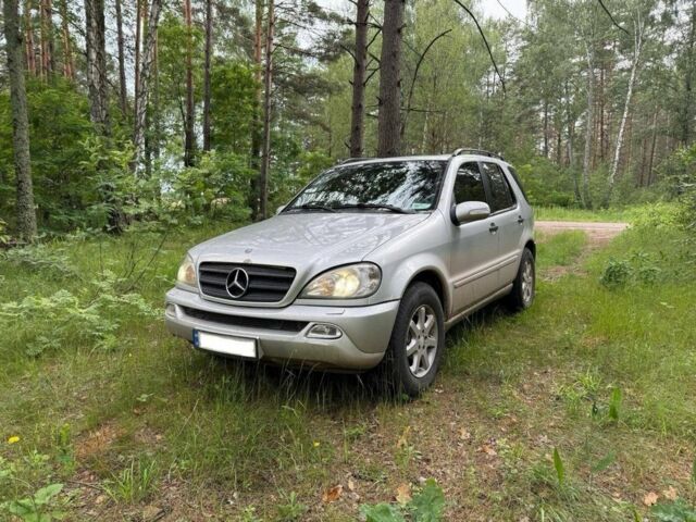 Сірий Мерседес МЛ, об'ємом двигуна 2.7 л та пробігом 400 тис. км за 4000 $, фото 1 на Automoto.ua