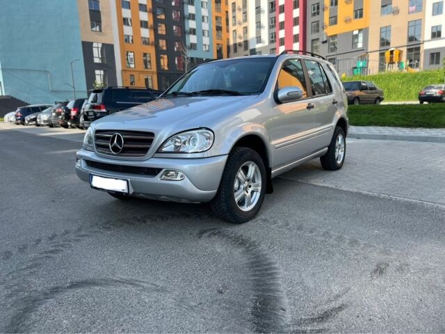 Серый Мерседес МЛ, объемом двигателя 2.7 л и пробегом 361 тыс. км за 3500 $, фото 4 на Automoto.ua