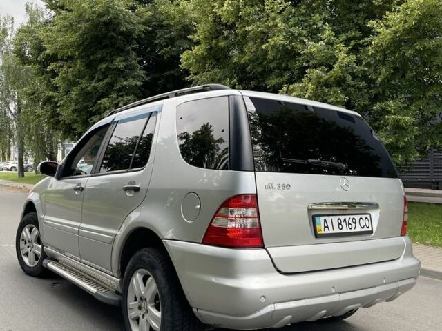 Серый Мерседес МЛ, объемом двигателя 3.7 л и пробегом 318 тыс. км за 5500 $, фото 2 на Automoto.ua