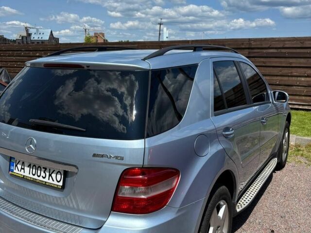 Сірий Мерседес МЛ, об'ємом двигуна 5 л та пробігом 240 тис. км за 10700 $, фото 8 на Automoto.ua