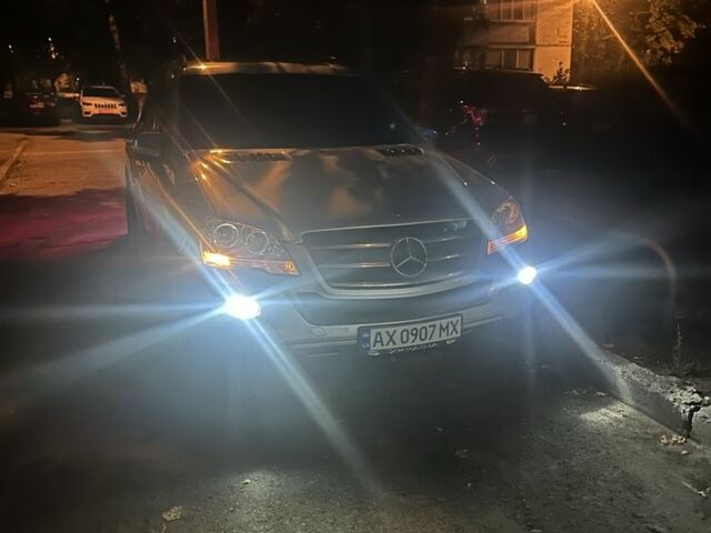 Сірий Мерседес МЛ, об'ємом двигуна 3.5 л та пробігом 204 тис. км за 11200 $, фото 1 на Automoto.ua