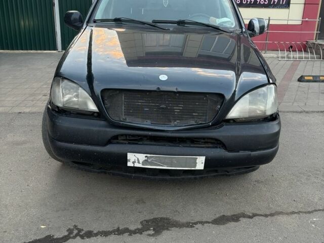Синій Мерседес МЛ, об'ємом двигуна 2.7 л та пробігом 530 тис. км за 3500 $, фото 5 на Automoto.ua