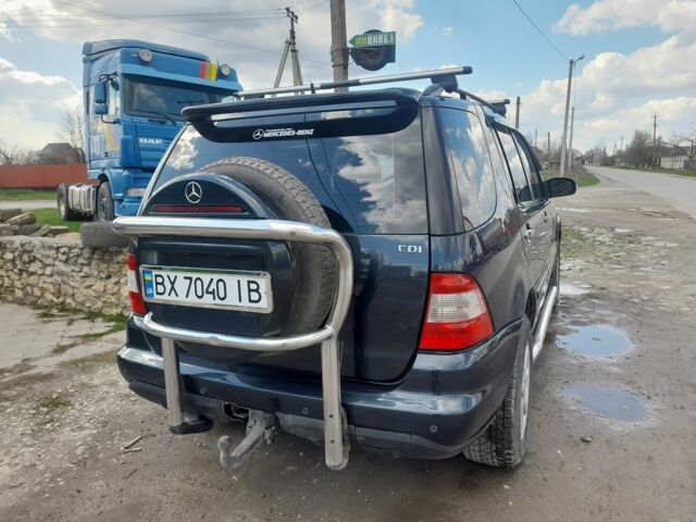 Синий Мерседес МЛ, объемом двигателя 2.7 л и пробегом 305 тыс. км за 7300 $, фото 6 на Automoto.ua