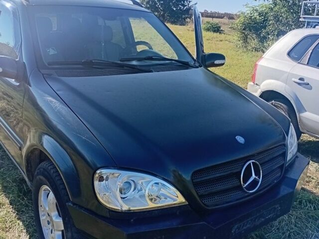 Синій Мерседес МЛ, об'ємом двигуна 0 л та пробігом 350 тис. км за 5200 $, фото 1 на Automoto.ua