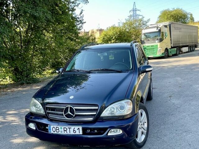 Синий Мерседес МЛ, объемом двигателя 2.7 л и пробегом 350 тыс. км за 4300 $, фото 1 на Automoto.ua