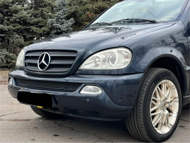 Синій Мерседес МЛ, об'ємом двигуна 2.7 л та пробігом 260 тис. км за 4899 $, фото 4 на Automoto.ua