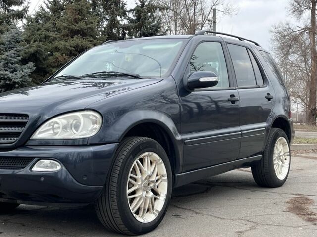 Синій Мерседес МЛ, об'ємом двигуна 2.7 л та пробігом 260 тис. км за 4899 $, фото 5 на Automoto.ua