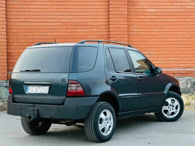 Синий Мерседес МЛ, объемом двигателя 2.7 л и пробегом 270 тыс. км за 3200 $, фото 4 на Automoto.ua