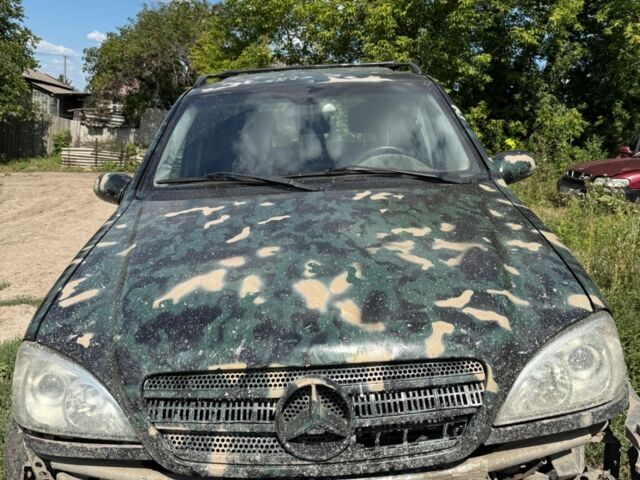 Зелений Мерседес МЛ, об'ємом двигуна 4 л та пробігом 240 тис. км за 2000 $, фото 10 на Automoto.ua