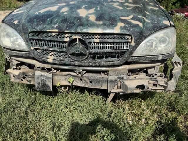 Зелений Мерседес МЛ, об'ємом двигуна 4 л та пробігом 240 тис. км за 2000 $, фото 9 на Automoto.ua