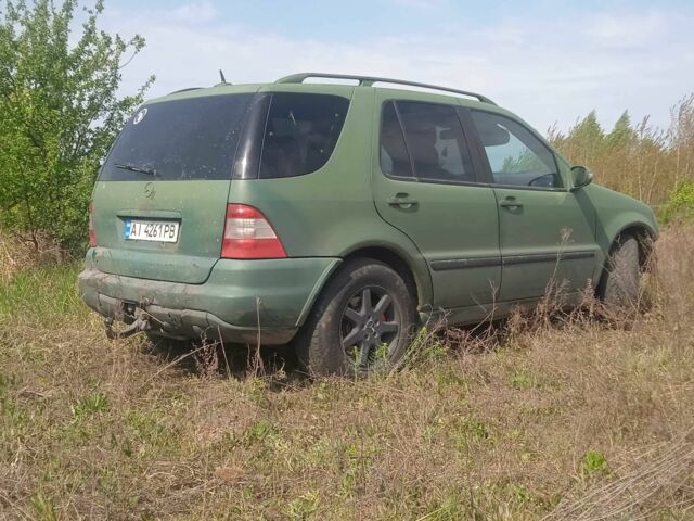 Зеленый Мерседес МЛ, объемом двигателя 2.7 л и пробегом 350 тыс. км за 3500 $, фото 5 на Automoto.ua