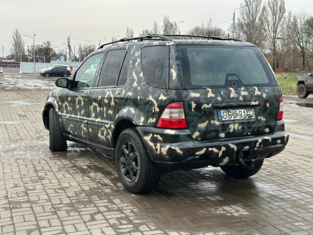 Зеленый Мерседес МЛ, объемом двигателя 4 л и пробегом 400 тыс. км за 2658 $, фото 3 на Automoto.ua