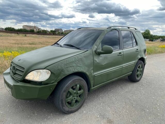 Зелений Мерседес МЛ, об'ємом двигуна 2.7 л та пробігом 400 тис. км за 2499 $, фото 5 на Automoto.ua