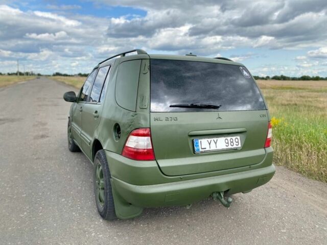 Зелений Мерседес МЛ, об'ємом двигуна 2.7 л та пробігом 400 тис. км за 2499 $, фото 4 на Automoto.ua