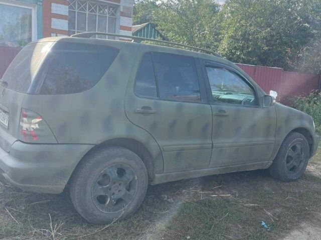 Зеленый Мерседес МЛ, объемом двигателя 2.7 л и пробегом 320 тыс. км за 3161 $, фото 1 на Automoto.ua