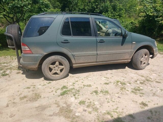 Зеленый Мерседес МЛ, объемом двигателя 0 л и пробегом 2 тыс. км за 3500 $, фото 1 на Automoto.ua