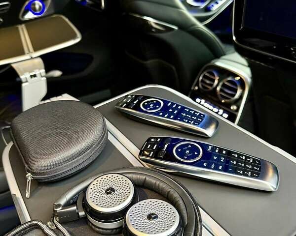 Черный Мерседес Майбах, объемом двигателя 6 л и пробегом 88 тыс. км за 68000 $, фото 33 на Automoto.ua