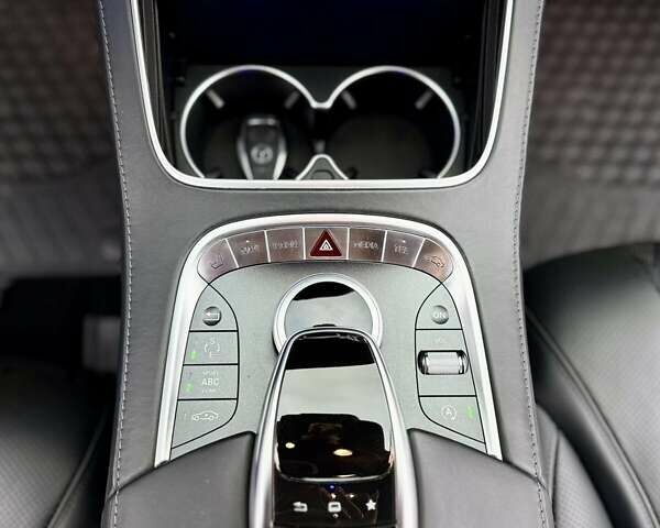 Черный Мерседес Майбах, объемом двигателя 6 л и пробегом 88 тыс. км за 68000 $, фото 52 на Automoto.ua