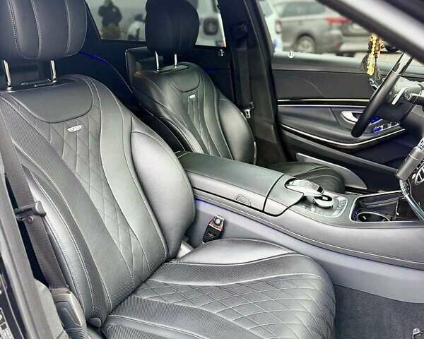 Черный Мерседес Майбах, объемом двигателя 6 л и пробегом 88 тыс. км за 68000 $, фото 43 на Automoto.ua