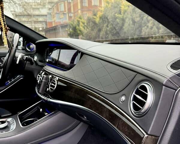 Черный Мерседес Майбах, объемом двигателя 6 л и пробегом 88 тыс. км за 68000 $, фото 45 на Automoto.ua