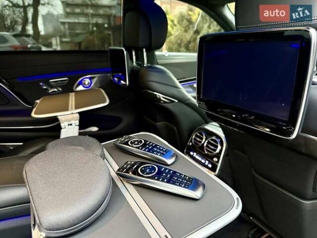 Черный Мерседес Майбах, объемом двигателя 6 л и пробегом 88 тыс. км за 68000 $, фото 34 на Automoto.ua