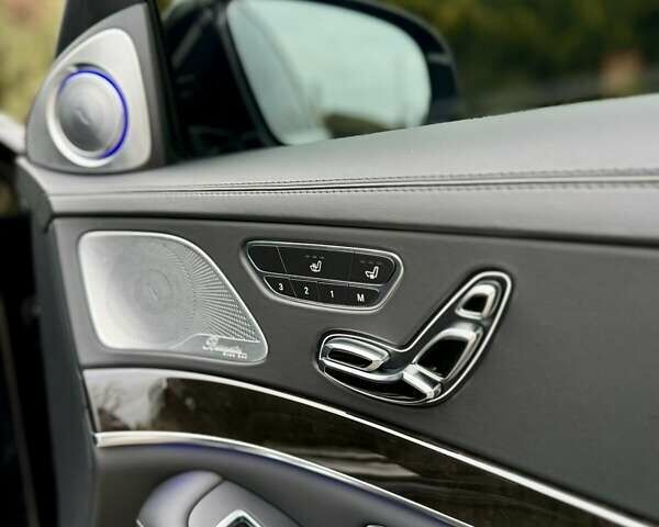 Черный Мерседес Майбах, объемом двигателя 6 л и пробегом 88 тыс. км за 68000 $, фото 46 на Automoto.ua