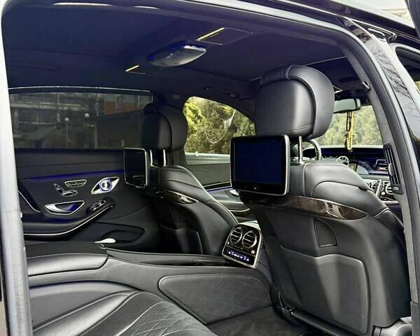 Черный Мерседес Майбах, объемом двигателя 6 л и пробегом 88 тыс. км за 68000 $, фото 39 на Automoto.ua