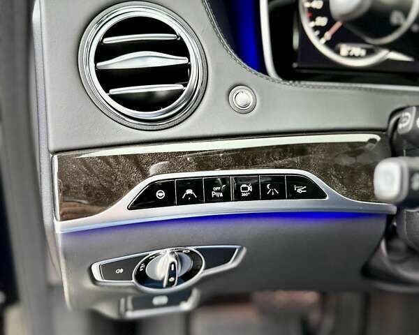 Черный Мерседес Майбах, объемом двигателя 6 л и пробегом 88 тыс. км за 68000 $, фото 56 на Automoto.ua