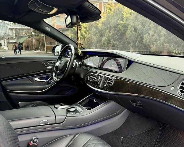 Черный Мерседес Майбах, объемом двигателя 6 л и пробегом 88 тыс. км за 68000 $, фото 44 на Automoto.ua